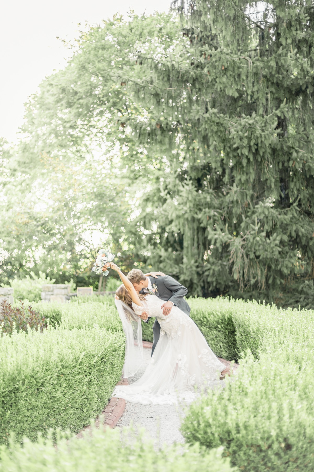 Modern Artistic Wedding at Pyramid Hill Sculpture Park | Catherine Milliron Photography | Ohio and Destination Fine Art Wedding Photographer